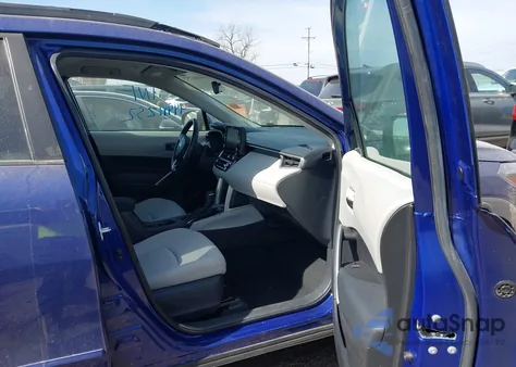 2022 Toyota Corolla Cross Le z USA, uszkodzony, nr VIN 7MUCAAAG6NV017133